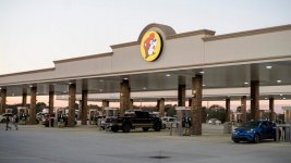 Bucees-3.jpg