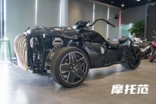 Chinese three wheeler.jpg