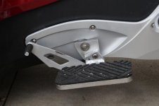 Spyder RT foorboard shifter side.jpg