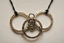 spyder necklas.jpg