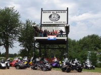 6 Aug Spyder Ride 1st stop at the Worlds Largest Rocking Chair.jpg