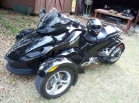 Spyder in yard 003.jpg Spyder in yard 003.jpg