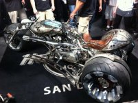 paul-jr-designs-gears-of-war-motorcycle1.jpg