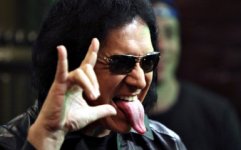 gene-simmons-tongue.jpg