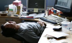Sleeping-at-desk-580_8499a.jpg