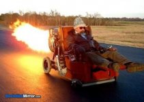 rocket-chair-genius-redneck-inventions-dlm4-funny-pictures-1284757110.jpg