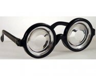 coke_bottle_glasses_2px5wr.jpg