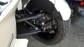 RTL Front Wheel inner hub caps 1 (Medium).jpg