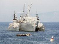 USS_Shenandoah_(AD-44)_with_frigates_in_the_Med_c1987.jpg