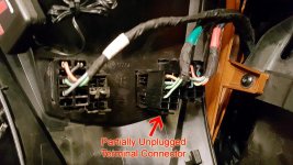 terminal-connector-hole-plug.jpg terminal-connector-hole-plug.jpg