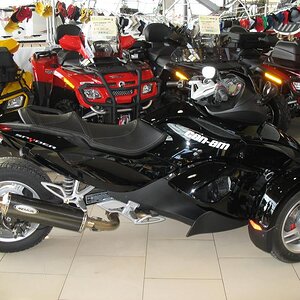 spyder at dealer