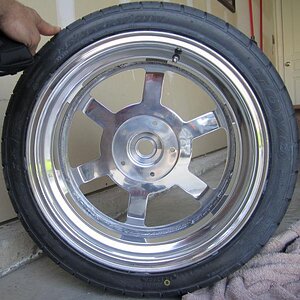 Hub/brake side.