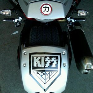 Chikara & KISS Amy