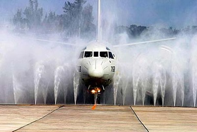 airplane washing pic[3]