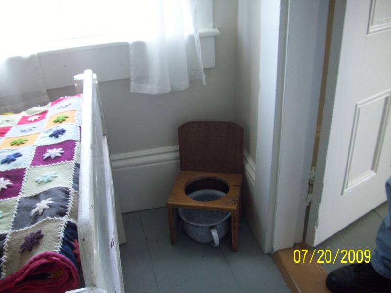 Childs chamber pot.