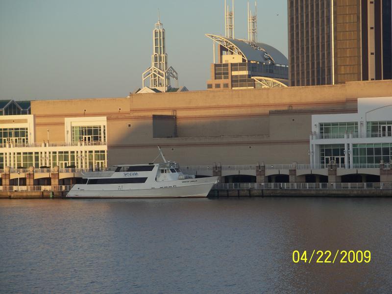 dinner cruise boat