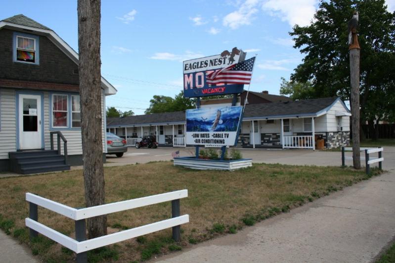 Escanaba, MI motel