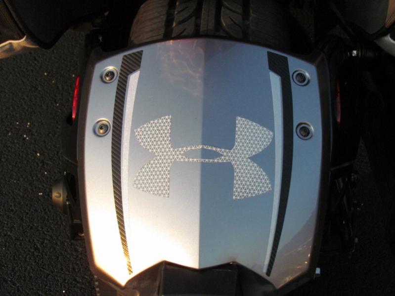 FenderwReflectiveDecal