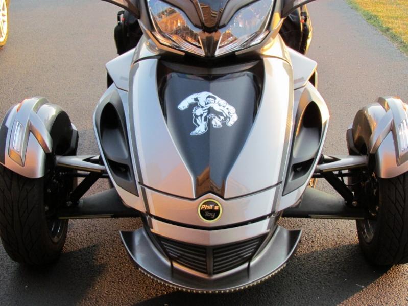 FrunkInlayHulkDecal