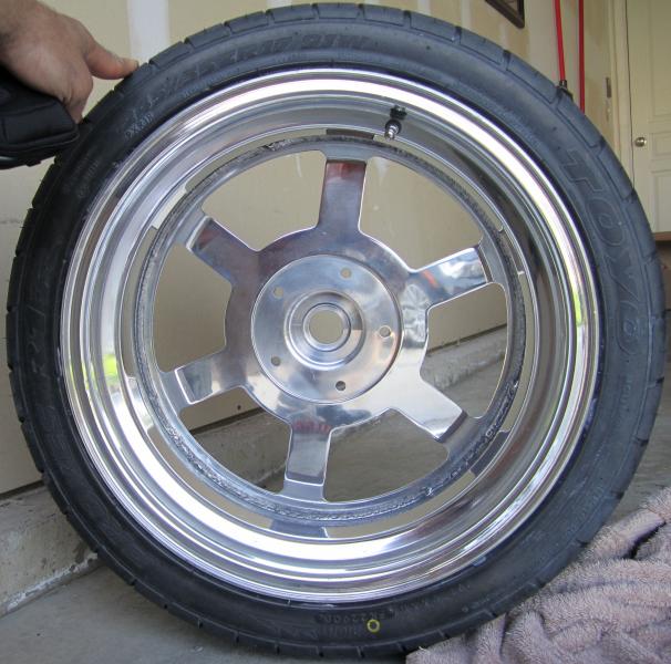 Hub/brake side.
