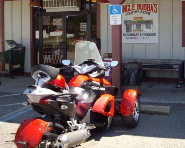 IKTOME STOPS FOR A COLD DRINK!  Uncle BUBBA'S just a mile west of the AL/FL border on US-90!