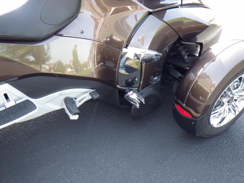 Just after cleaning! Mods so far are:
 RT LED High Mount Brake Light with dual converter
 Bluetooth transmitter and headsets
 NBV highway peg kit with