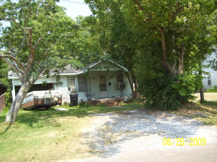 Last house I lived in, in Kaplan, LA