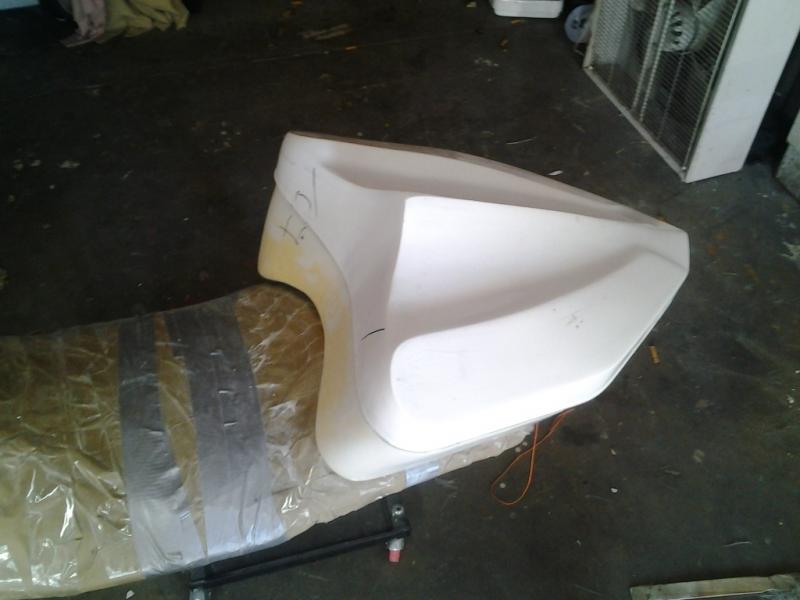 Prototype lid and seat pan 4