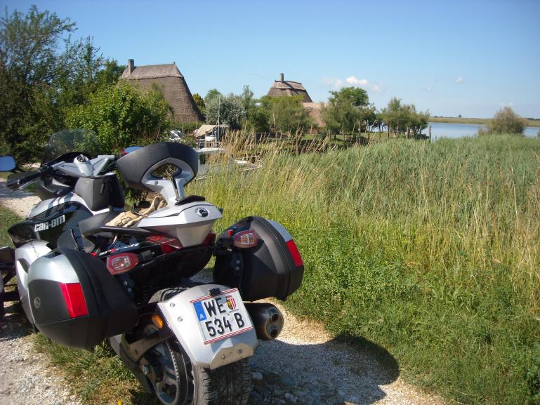 spy strohhütte 1