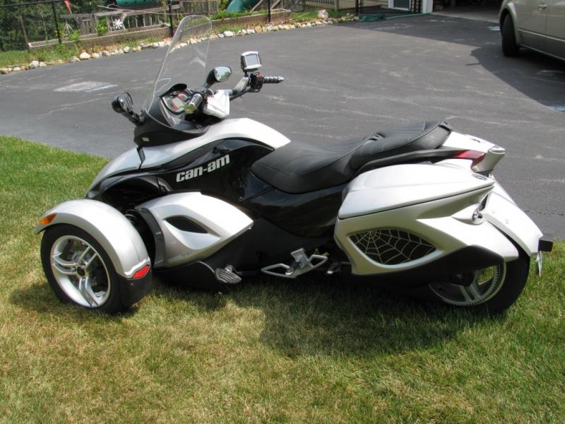 Spyder left side