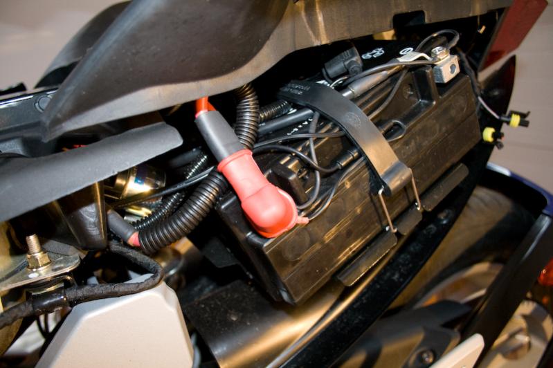 SpyderHotHands GPS Wiring 1 - Installing Hot Hands (heated grips - low power draw) and Garmin GPS mount - Both powered directly from the battery - Ins