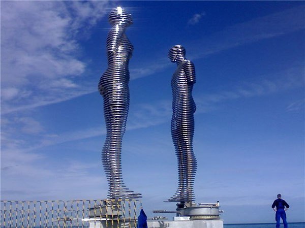 Statues2